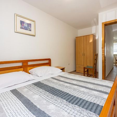 Apartments Obradovic Dramalj Esterno foto