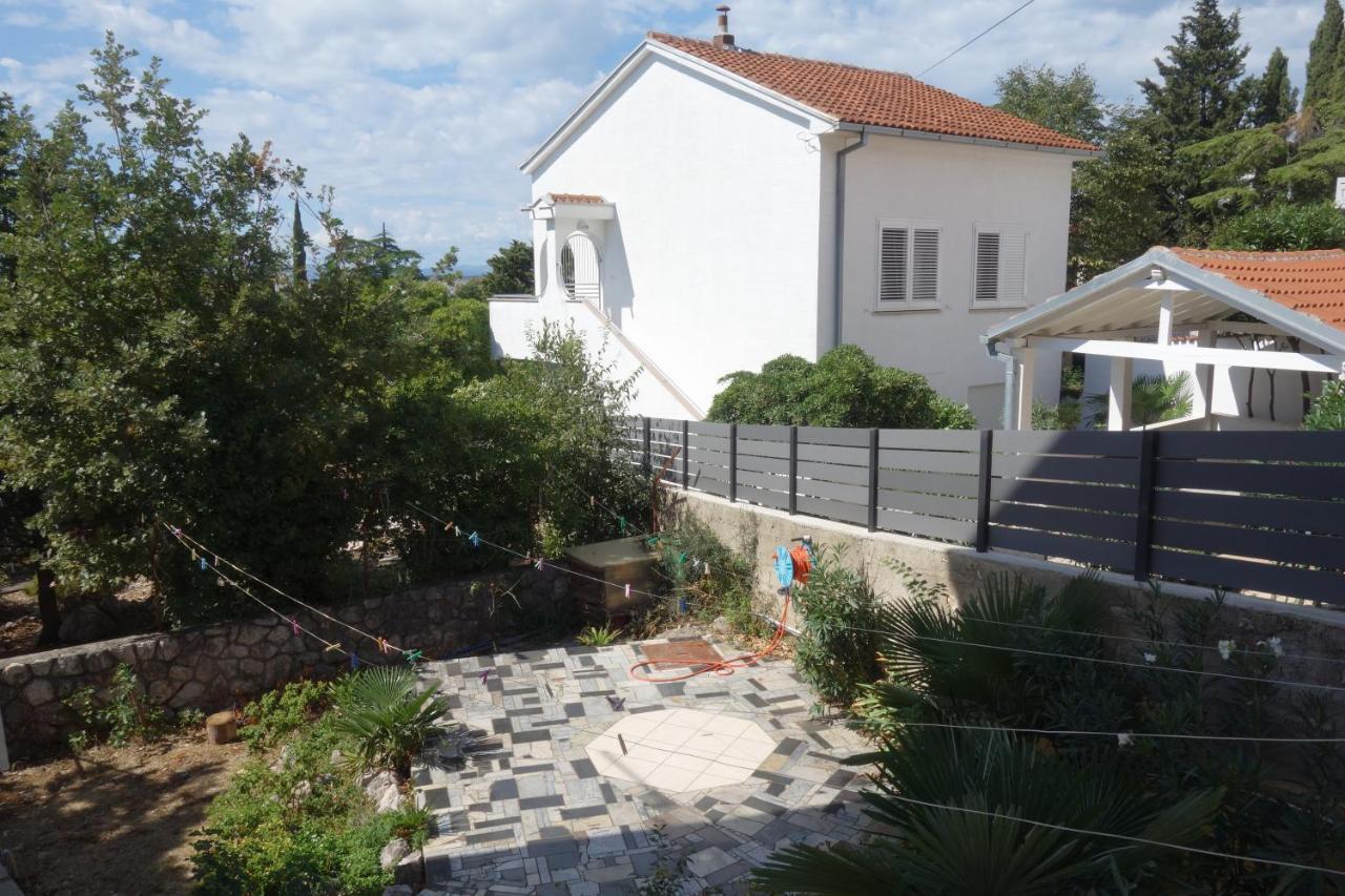 Apartments Obradovic Dramalj Esterno foto
